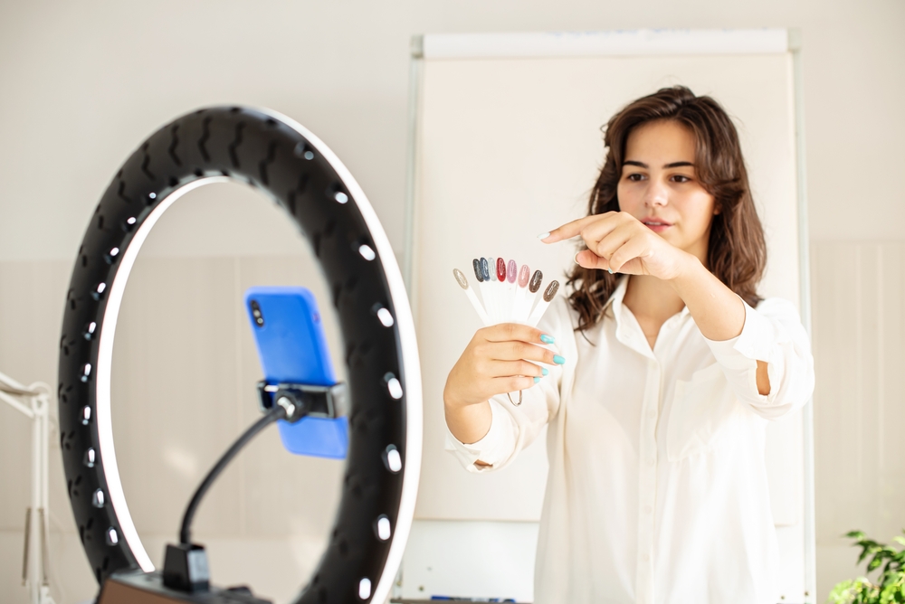 Young,Woman,Manicurist,Master,Blogger,Recording,Video,Using,Ring,Lamp